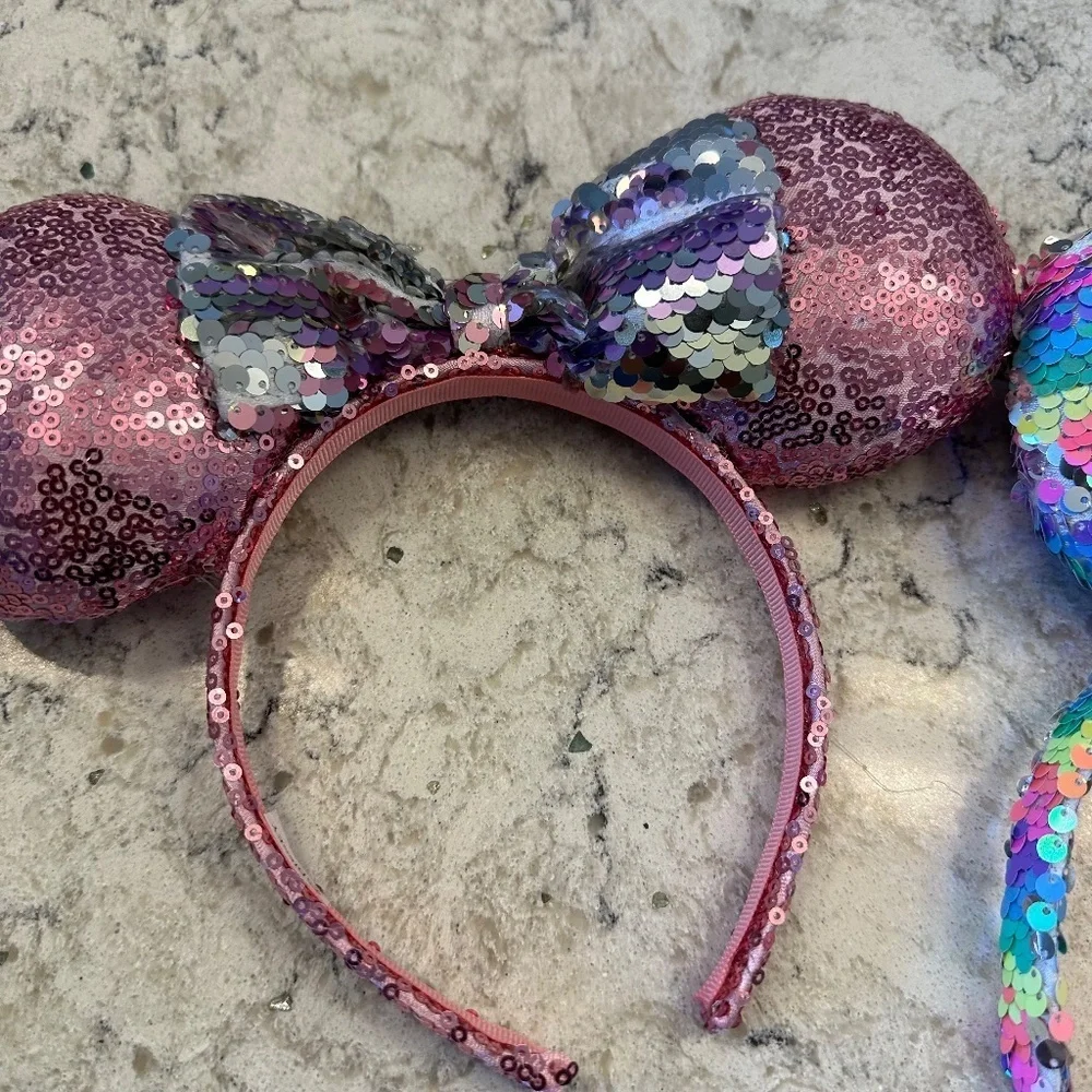 Pair‎ of two small Disney ears